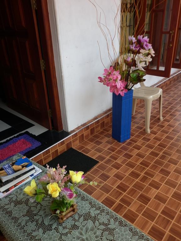 Seetha'S Hostel Negombo Ngoại thất bức ảnh