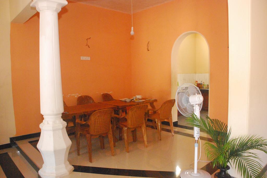Seetha'S Hostel Negombo Ngoại thất bức ảnh