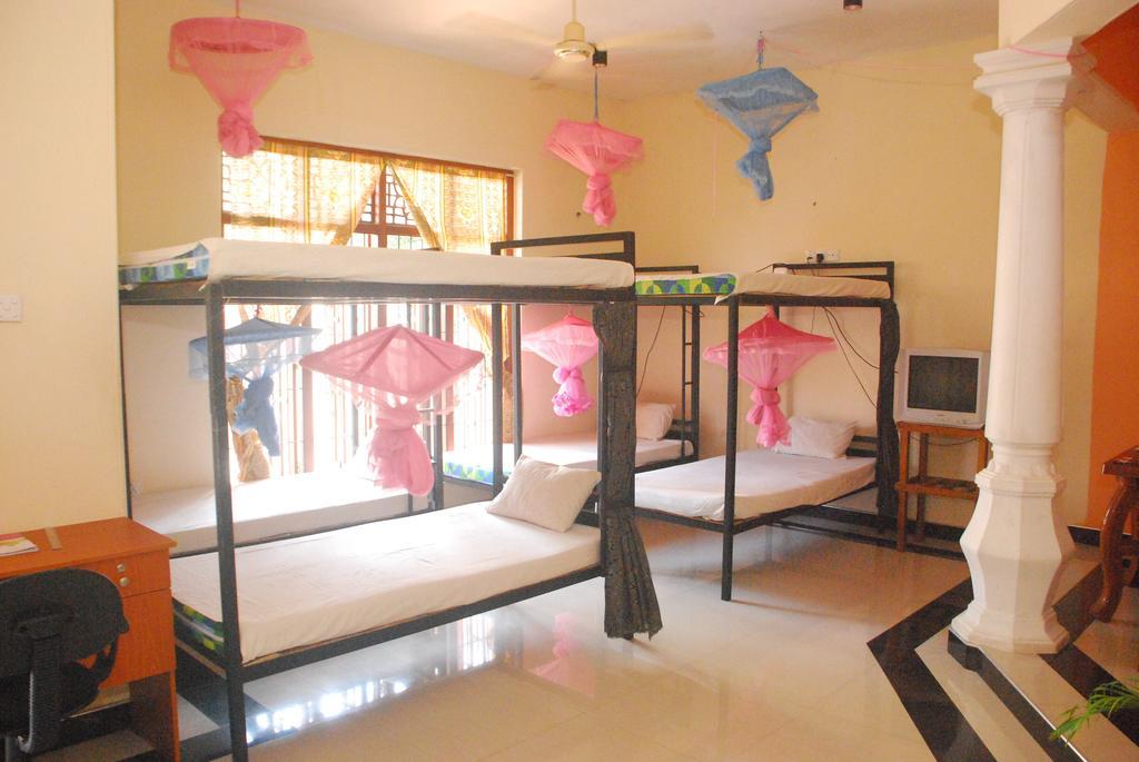 Seetha'S Hostel Negombo Ngoại thất bức ảnh